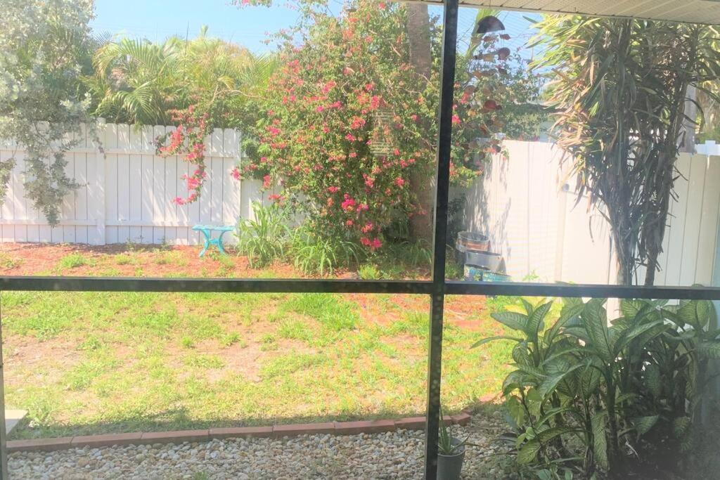 Bright And Beachy 2Bed 1Bath Home - Unit 210 Cocoa Beach Exterior photo